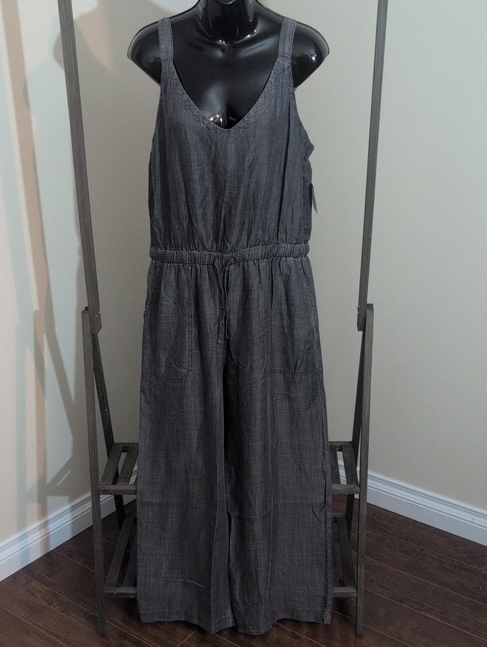 Splendid | Woven V-Neck Wide-Leg Jumpsuit in Charcoal